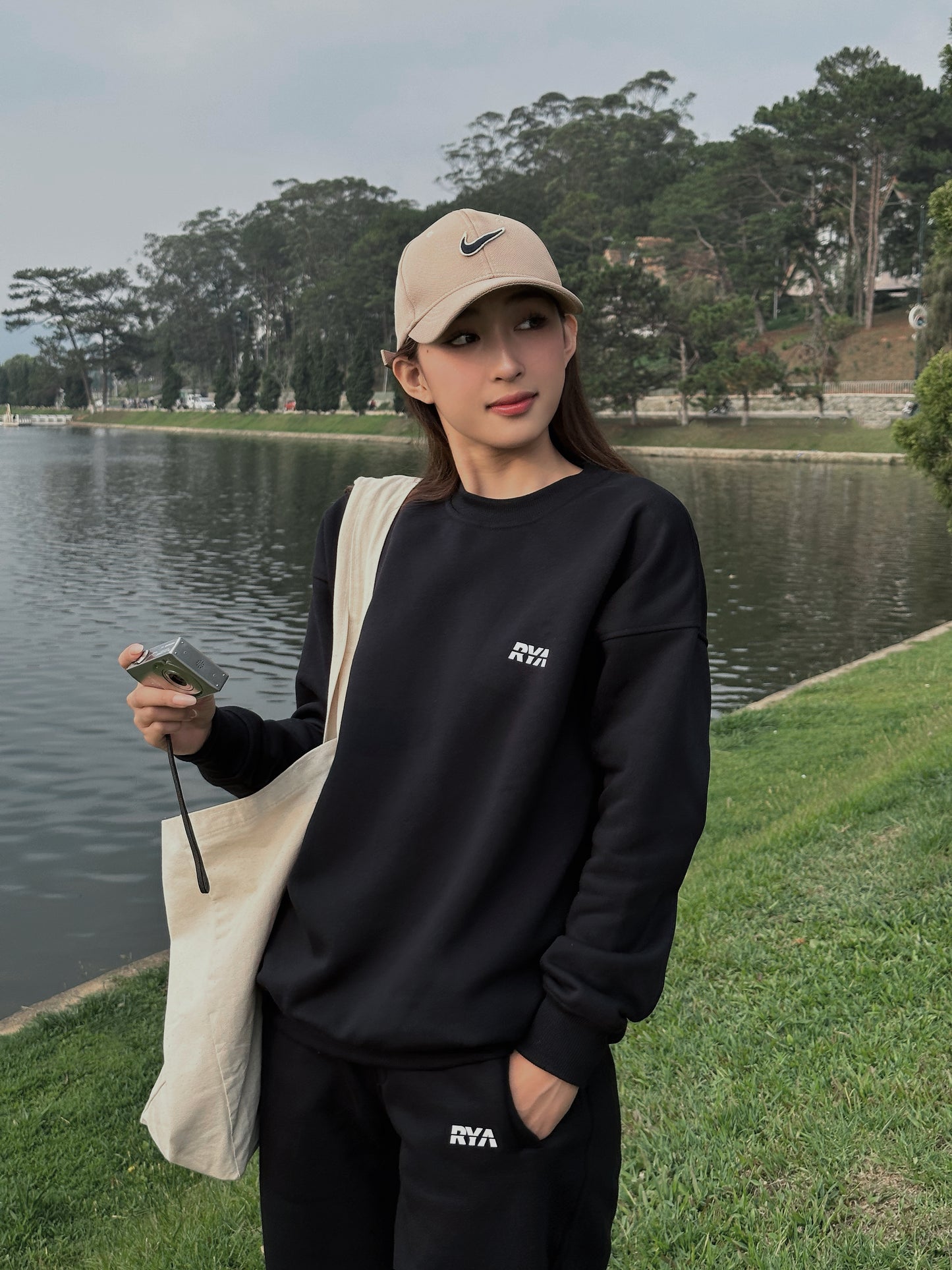 RYA SWEATER BLACK