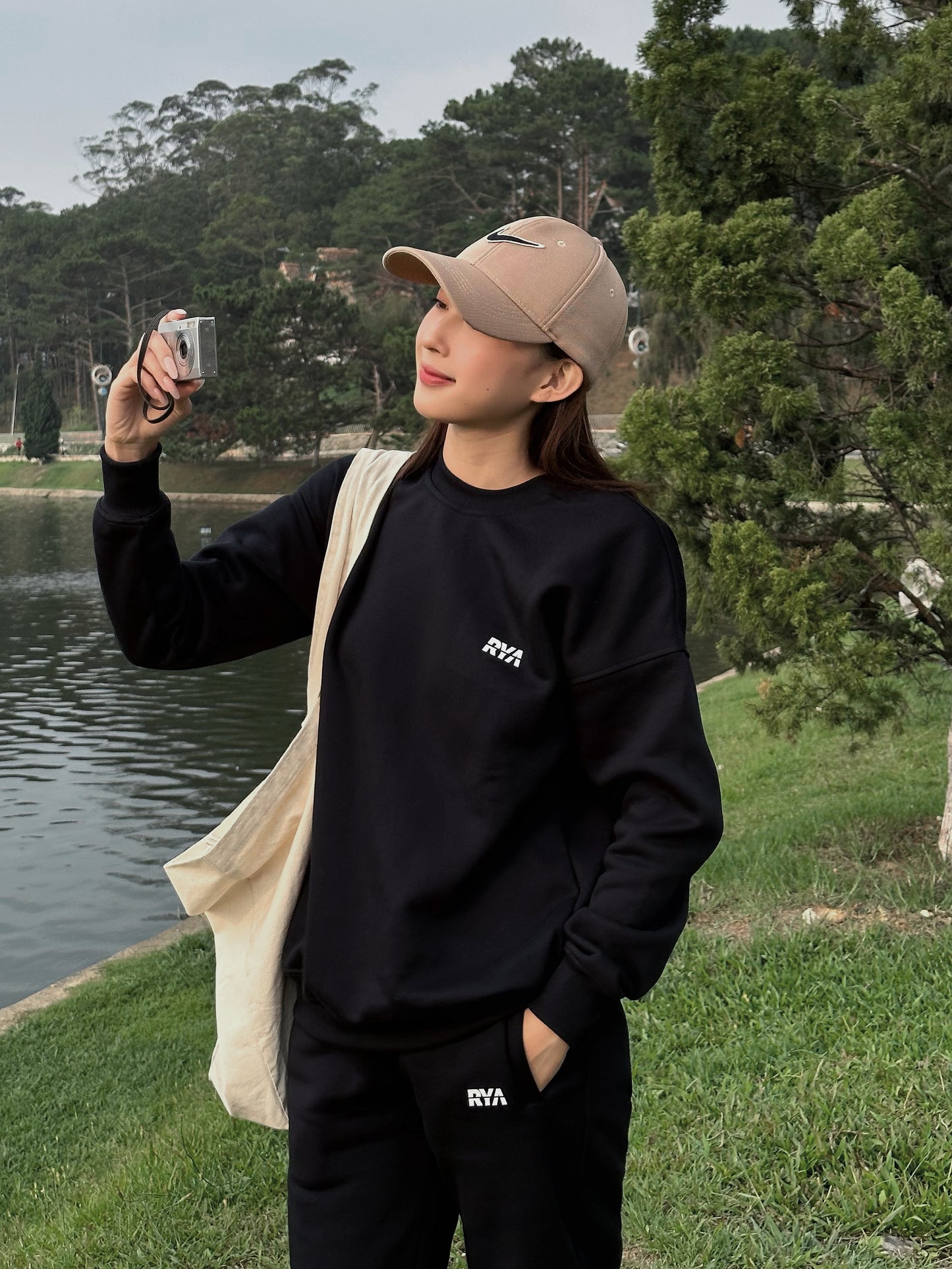 RYA SWEATER BLACK
