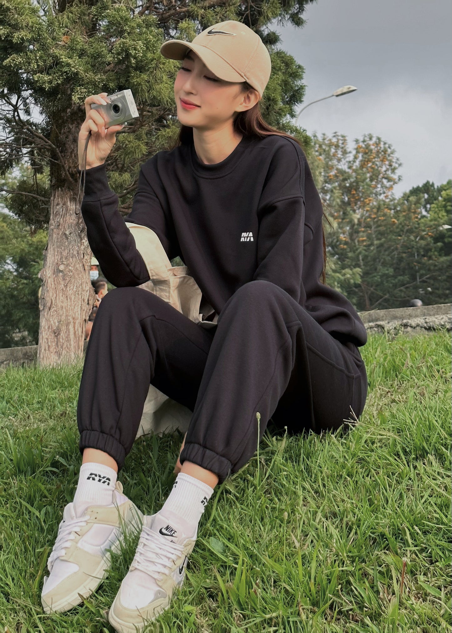 RYA SWEATER BLACK