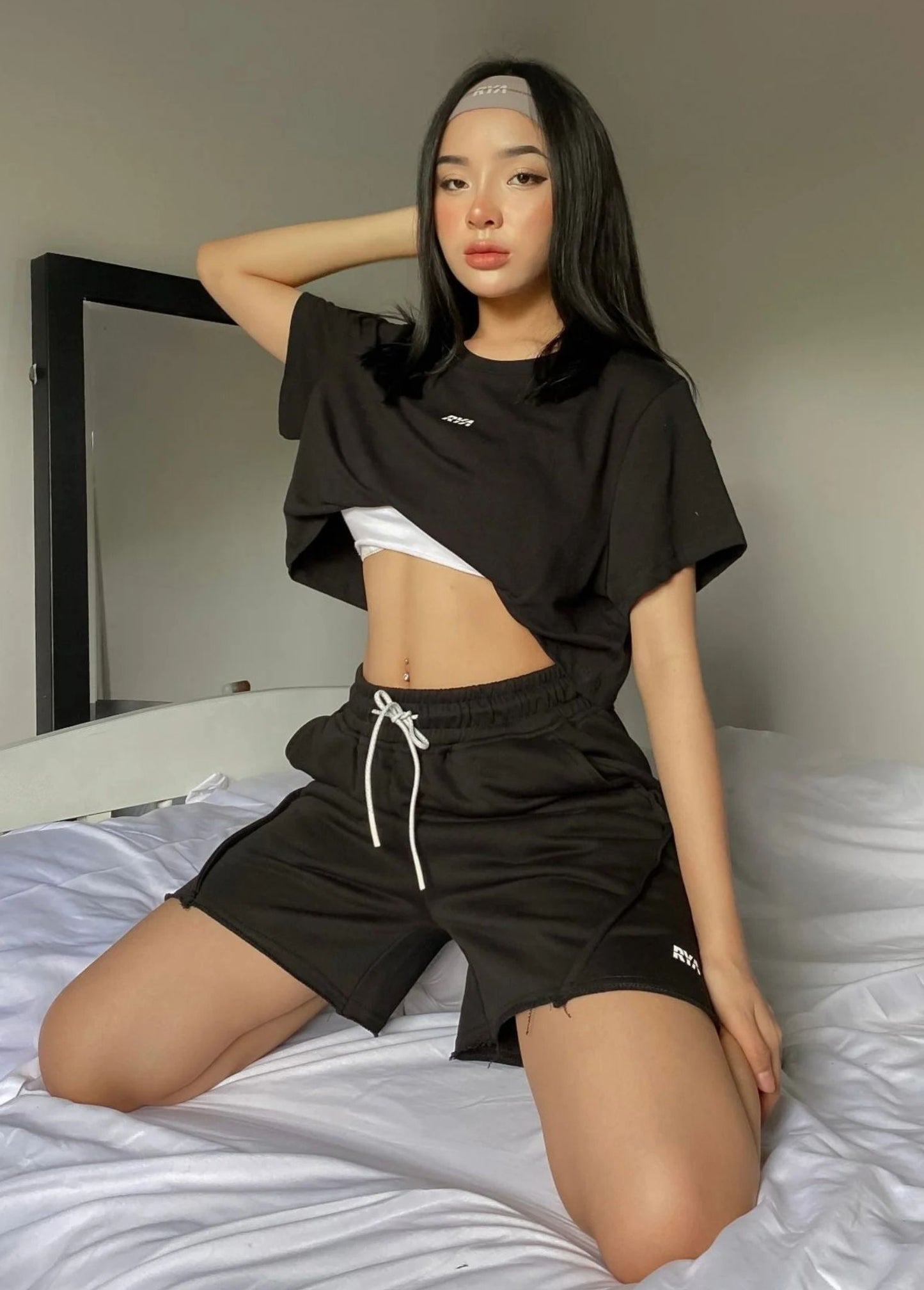COMFY CROPTOP BLACK