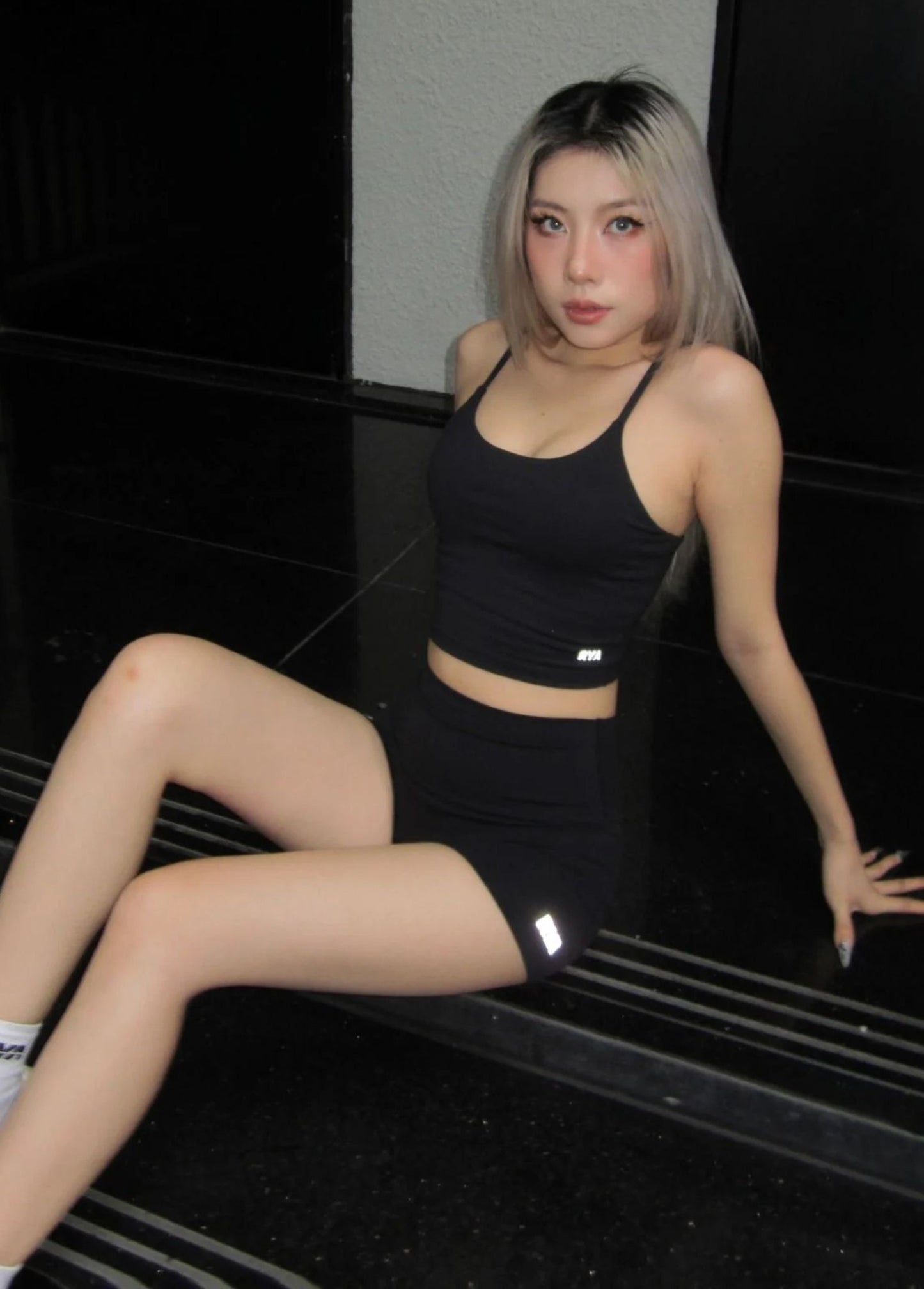 STRAPPY CROPTANK BLACK