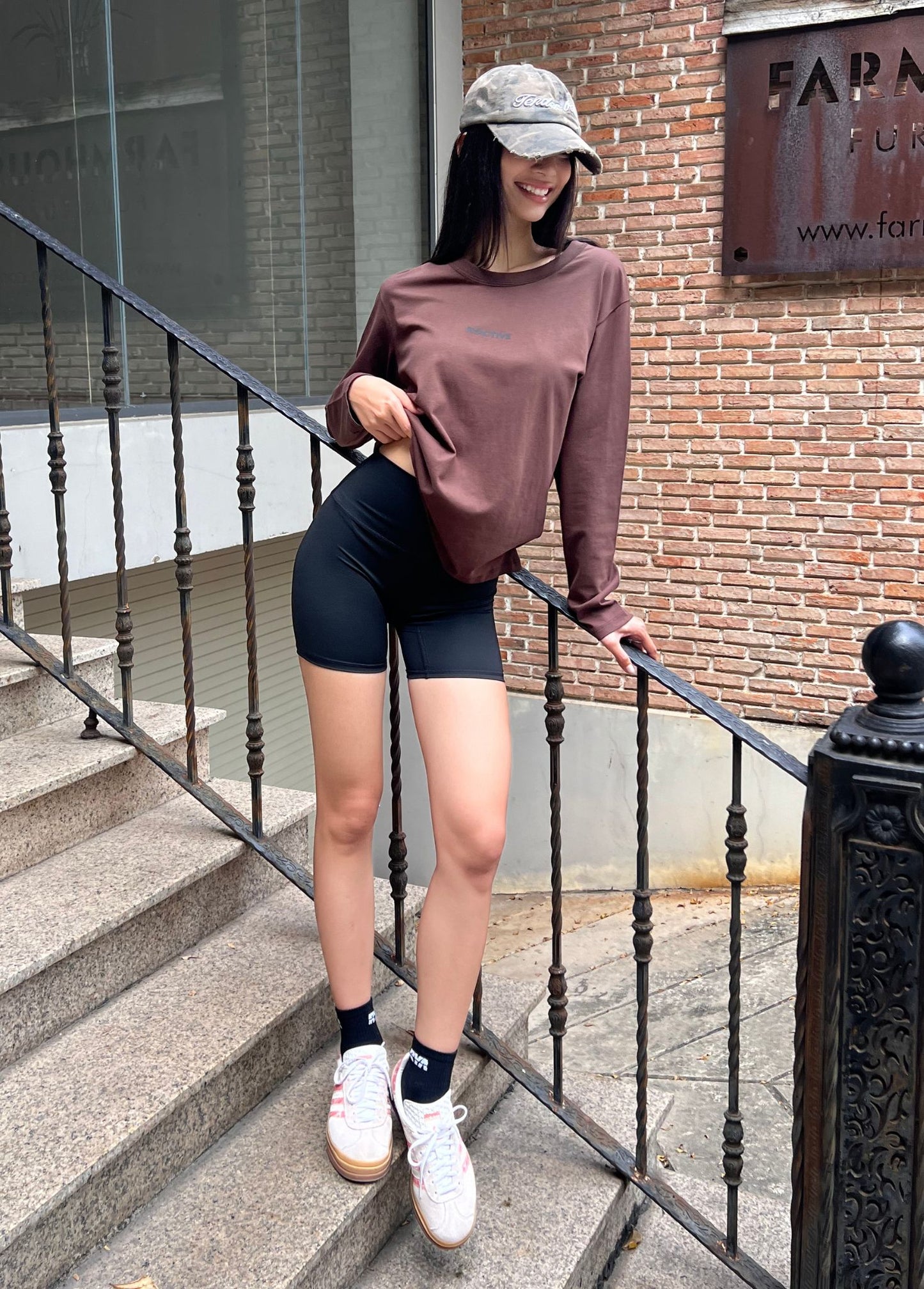 BASIC LONGSLEEVES TEE COFFEE