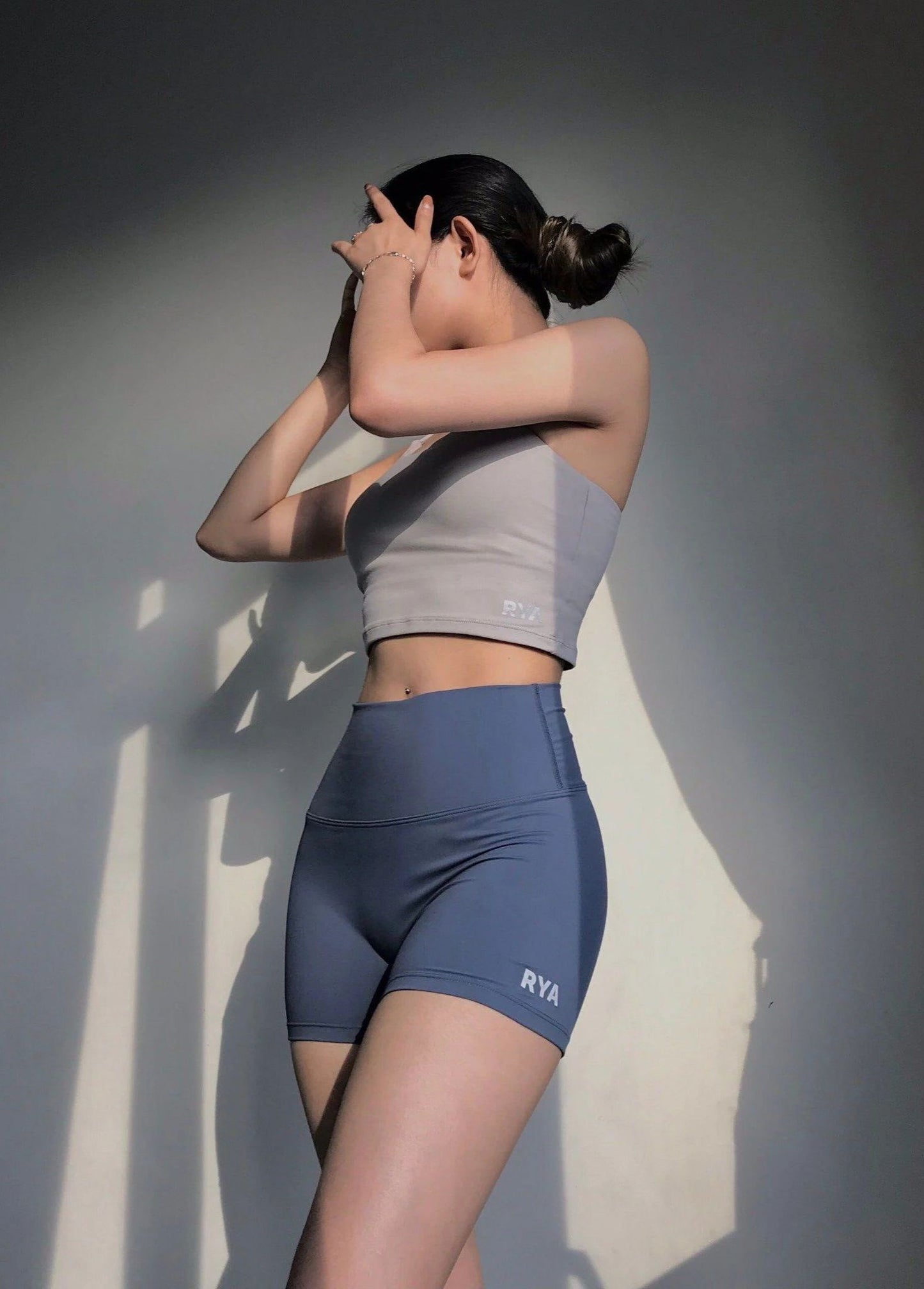 STRAPPY CROPTANK GREY