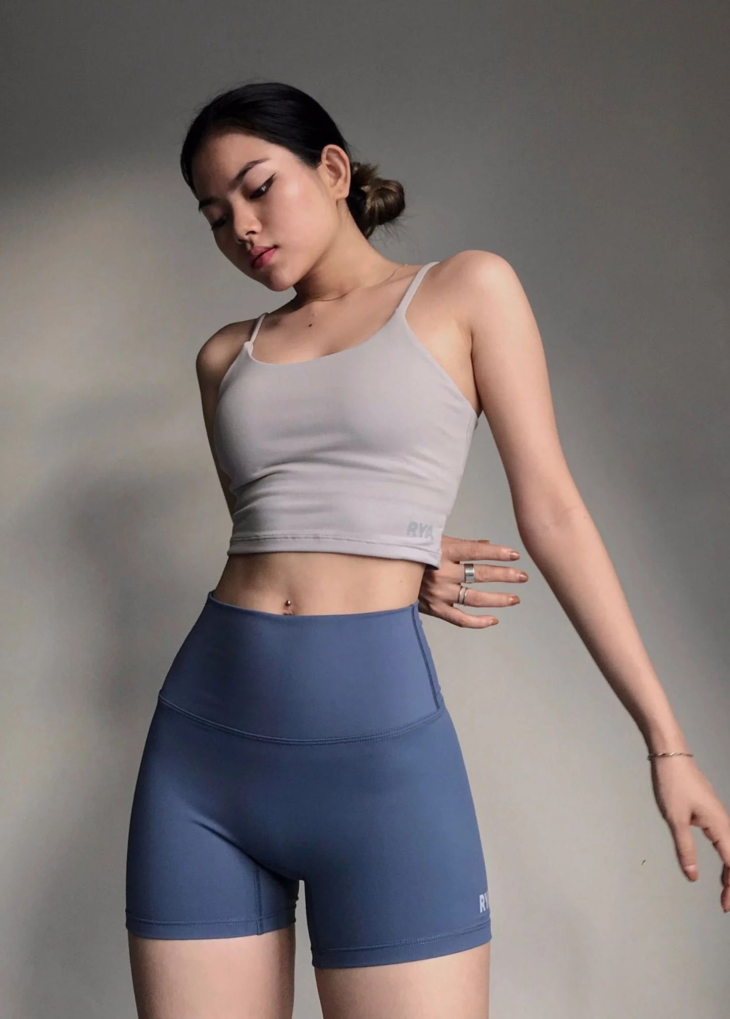 STRAPPY CROPTANK GREY