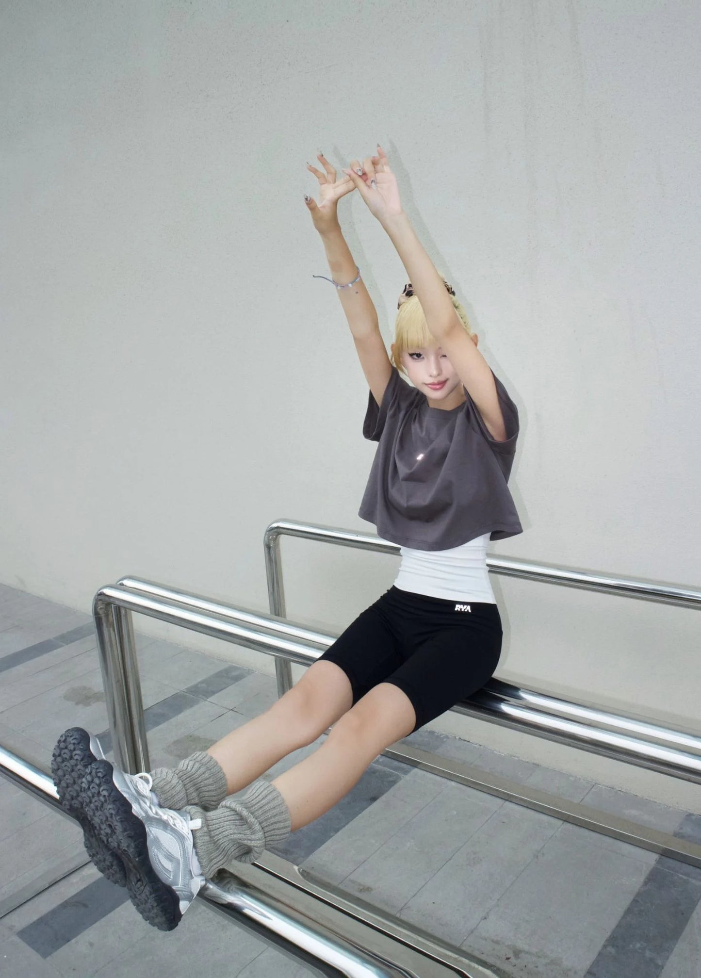 COMFY CROPTOP DARK GREY