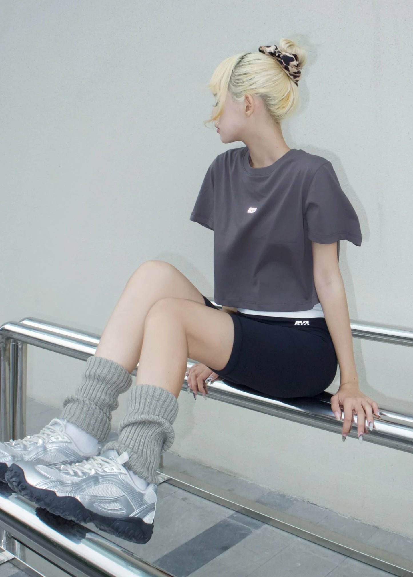 COMFY CROPTOP DARK GREY