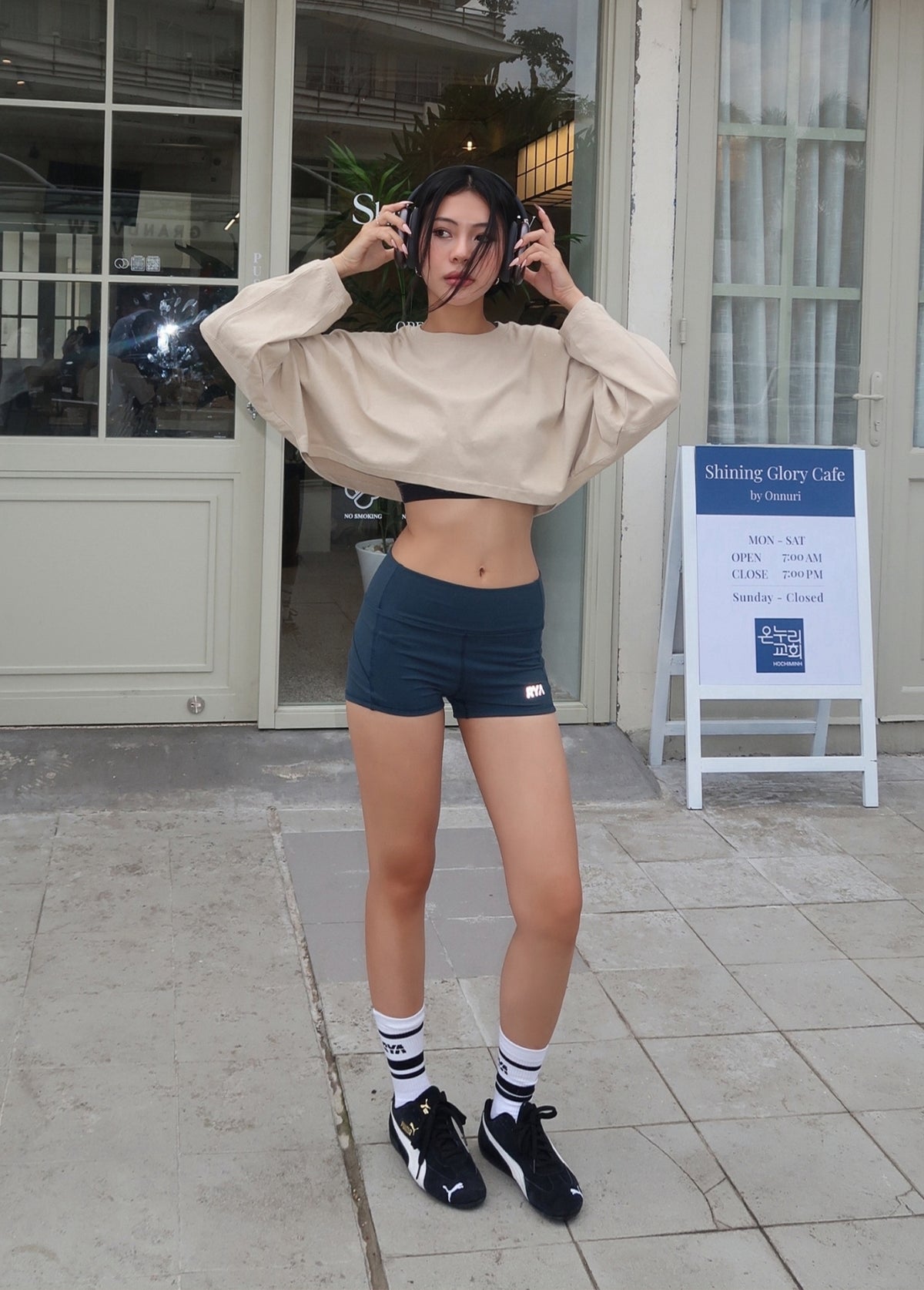 YOLO CROPPED TEE