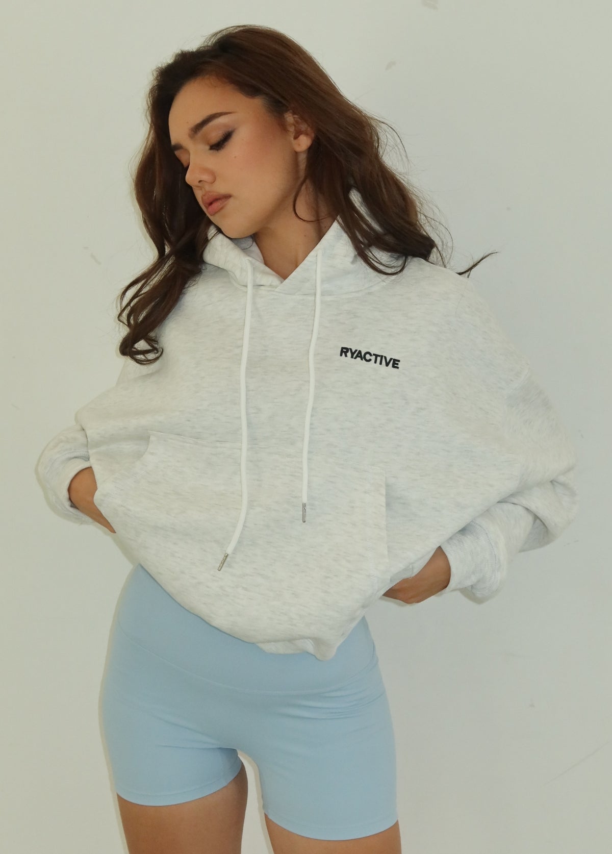 BASIC HOODIE