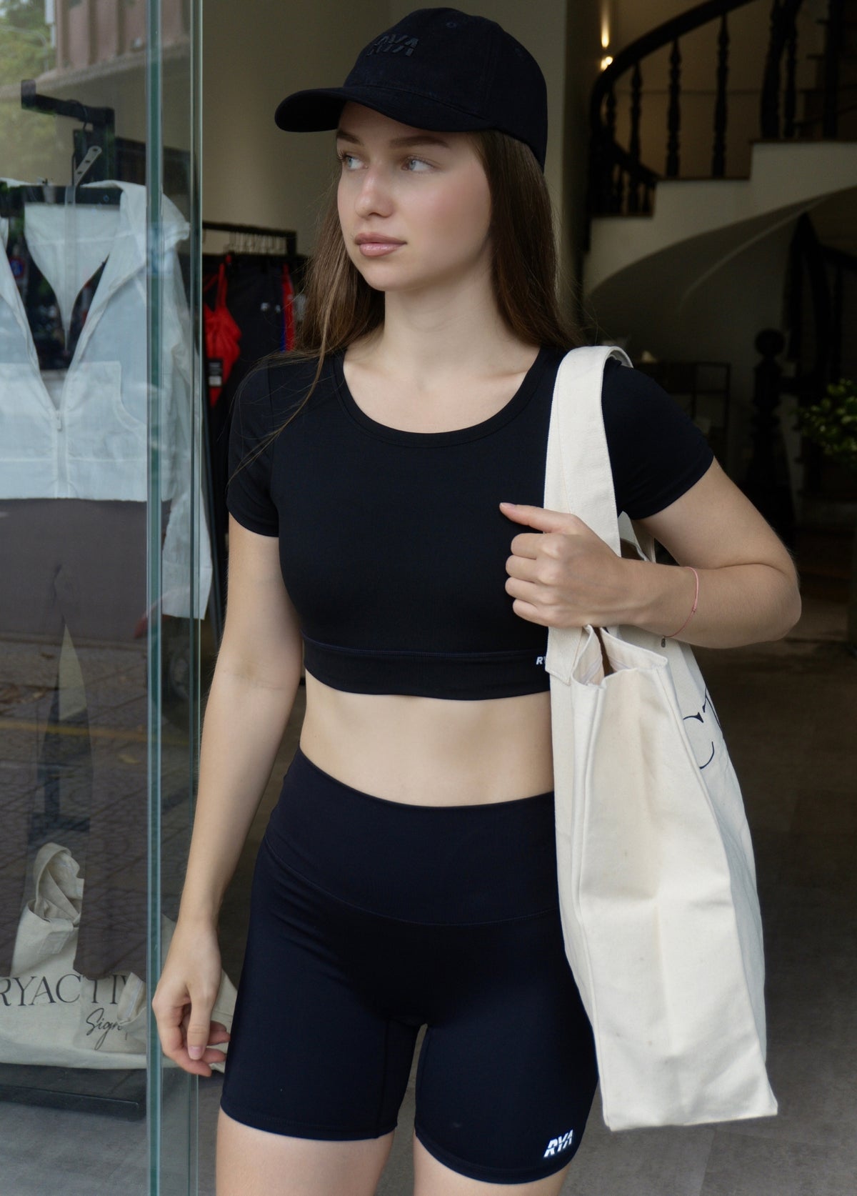 DYNAMIC SHORTSLEEVES SPORTBRA
