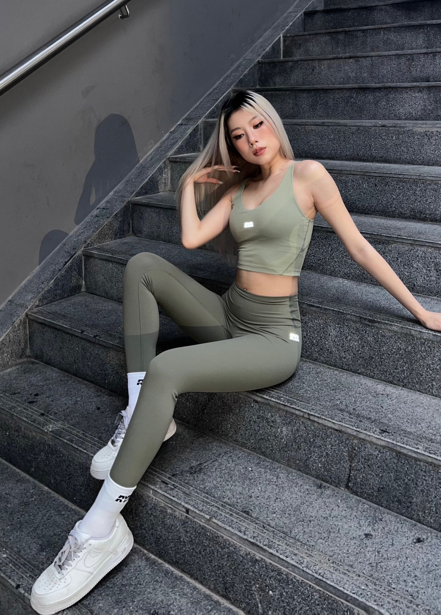 RYA LEGGING OLIVE GREEN